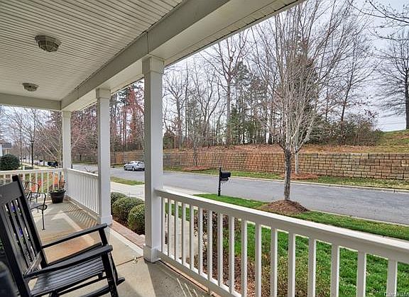 2nd image of 5728 Colonial Garden Dr