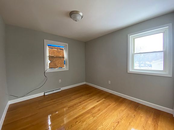 3rd image of 227 Fairfield St #1L