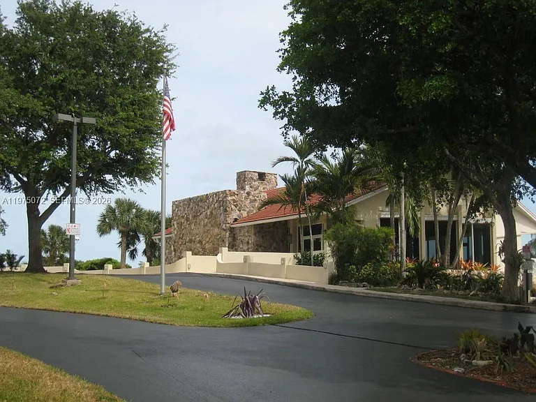 7722 Camino Real #E-301 — Photo 19