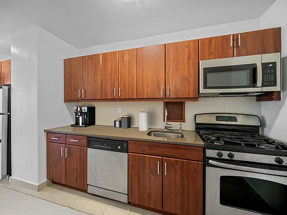 3rd image of 185 E 85th St APT 10h