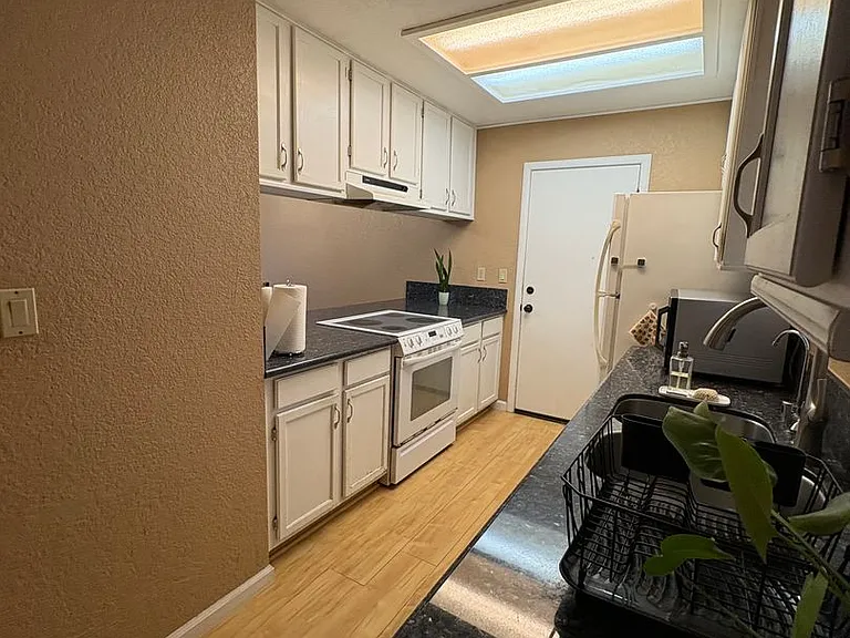 4465 Sunrise Ct — Photo 4