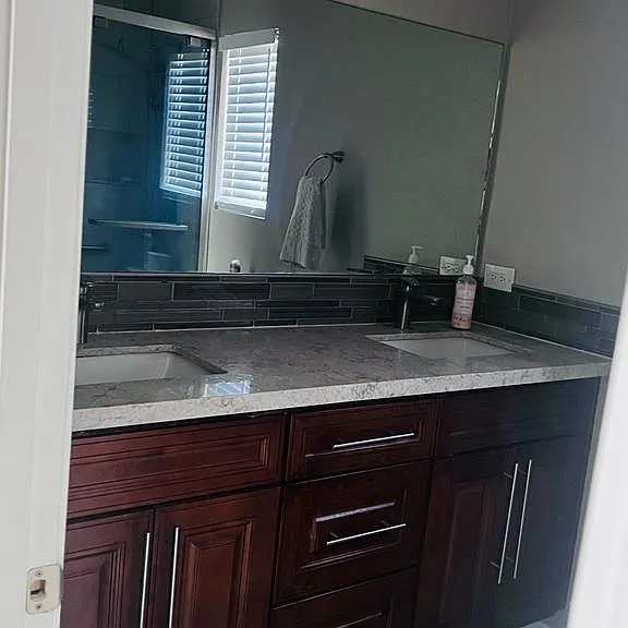 Guest full Bathroom