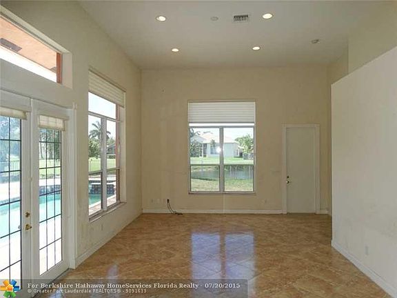 5th image of 8265 S Lake Forest Dr