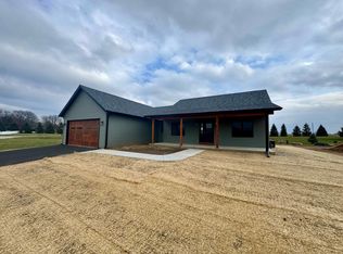 532 Heritage Dr, Stillman Valley, IL 61084