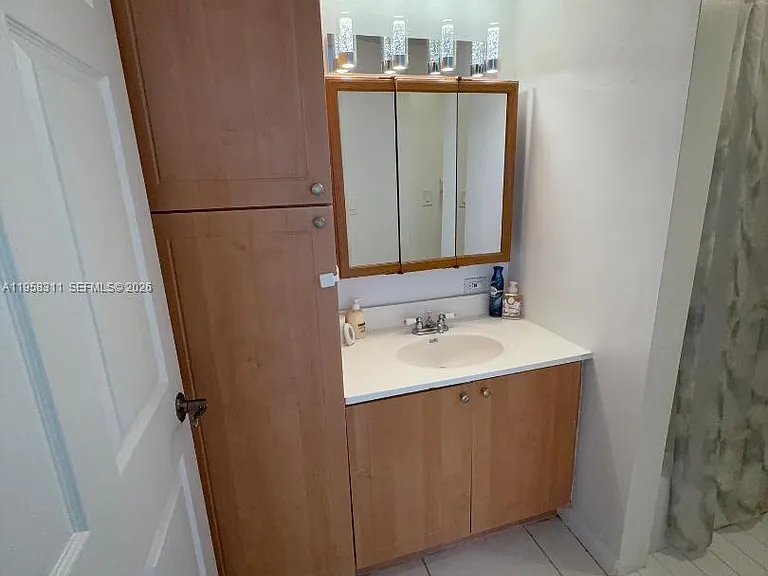 16919 N Bay Rd #507 — Photo 15