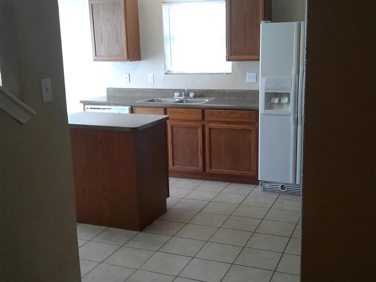 9102 Tezel Lndg — Photo 5
