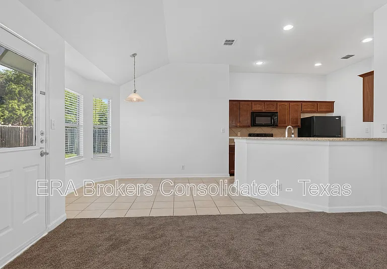 7703 Brisbane Bnd — Photo 9