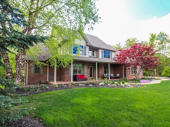 2nd image of 272 Camelot Ln