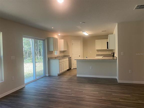 3rd image of 1246 W Sorrento Dr