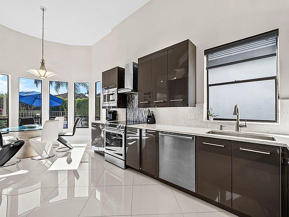 4th image of 5312 Steeplechase