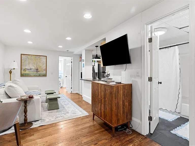 302 K St #B — Photo 12