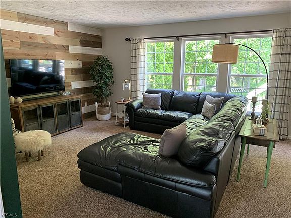 5th image of 1678 Pine Dr