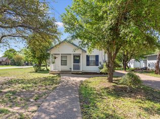 207 E 6th St, Mc Gregor, TX 76657