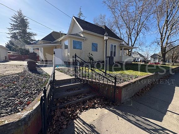 3rd image of 430 E Cherry St