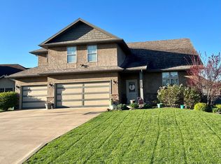 812 E Romeo Ct, Nixa, MO 65714