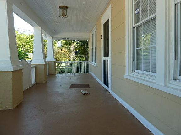 5th image of 2330 Cedar Ln