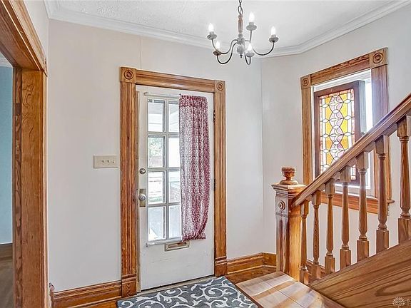 4th image of 123 College St