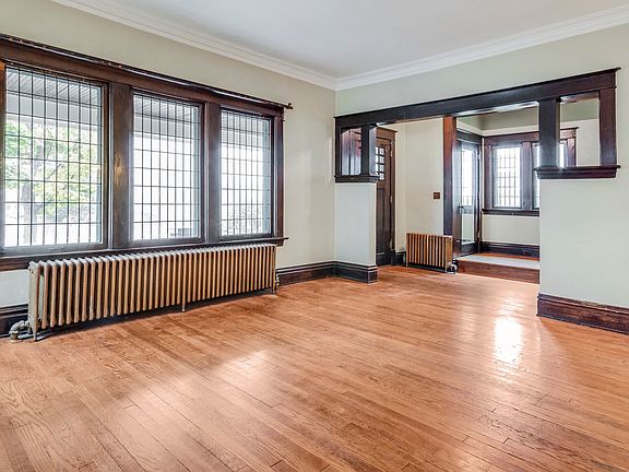 5th image of 319 Hampton Ave SE