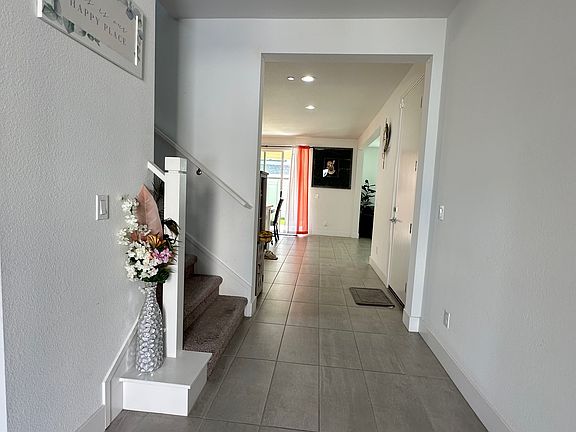 3rd image of 10622 Bergamot Pl