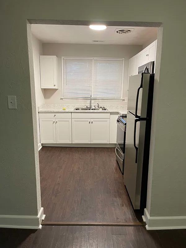 2 bed, 1000 sqft, $1,375 — Photo 3