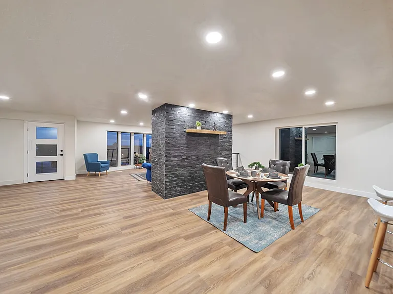 552 Chelsea Dr — Photo 18