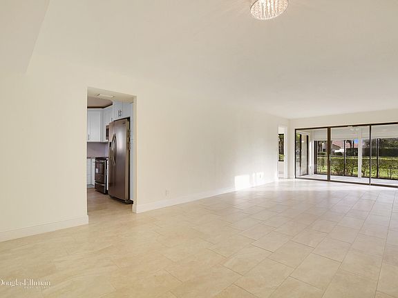 3rd image of 5617 Fairway Park Dr APT 105