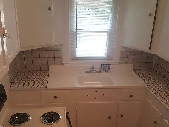 5th image of 8118 Hammond Blvd