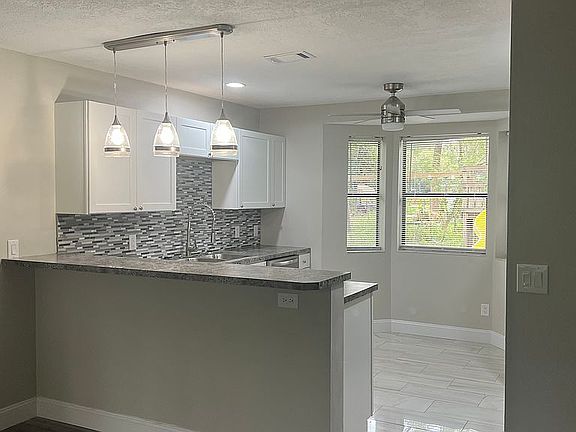 4th image of 355 Hazel St