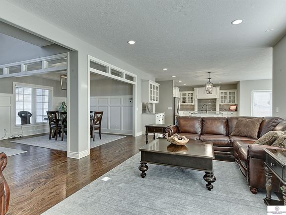 3rd image of 10241 Cove Hollow Dr