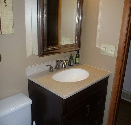 Renovated Main Bathroom 