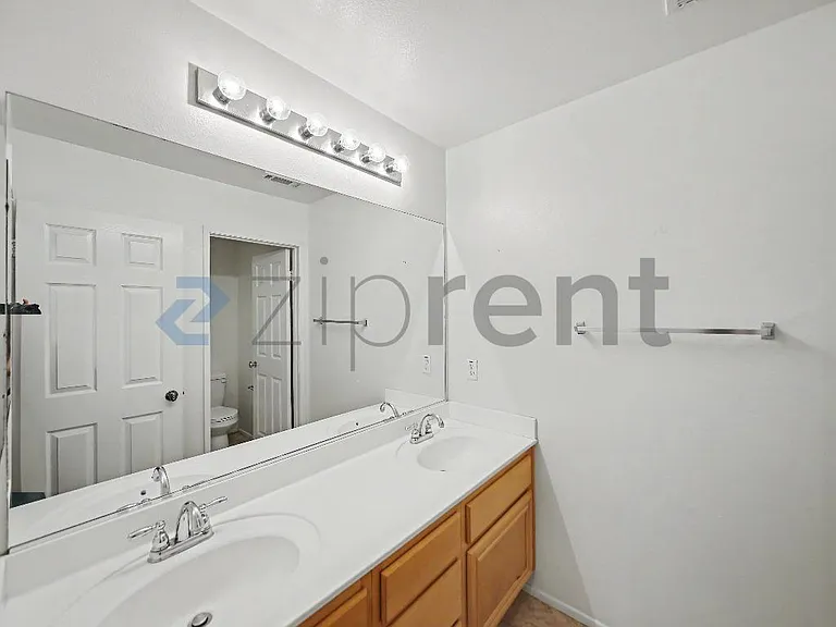 294 Kieswetter St — Photo 42