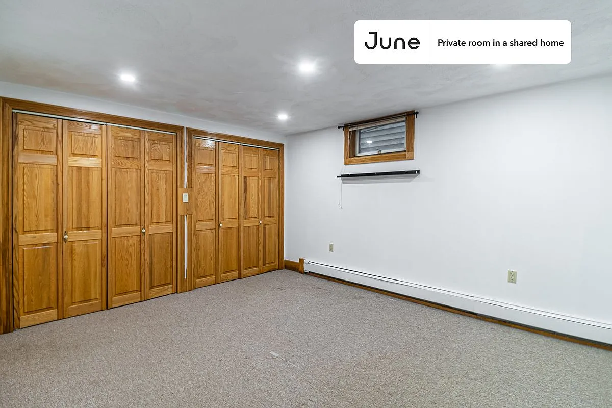 Building Photo - 166 Auburn St #D