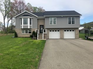 221 Willow Way, Uniontown, PA 15401