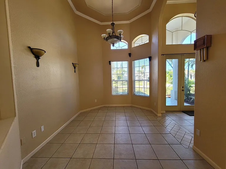 3323 SW 27th Pl — Photo 7