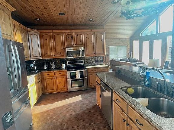 4th image of 1312 Robinson Rd