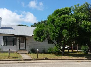 215 Fount St, Pleasanton, TX 78064