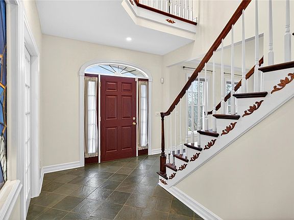 2nd image of 531 Cayuga Heights Rd