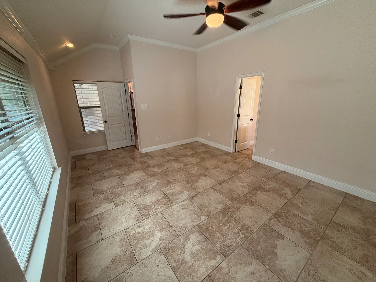 3 bed, 1650 sqft, $2,200 — Photo 4