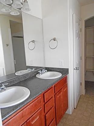 1649 N Grandview Ln #31 — Photo 16