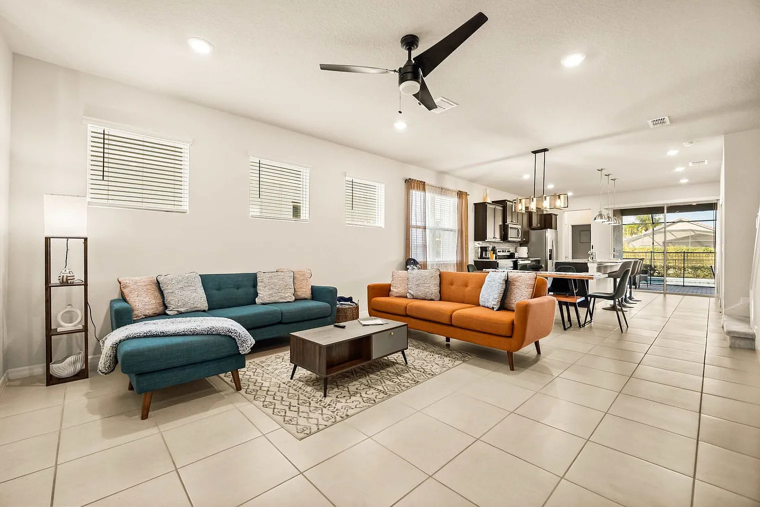 5 bed, 5.0 bath, 4025 sqft, $4,312 — Photo 3