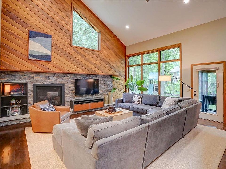 2875 Woods Edge Court, Fitchburg, WI 53711 Zillow