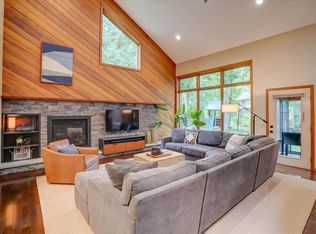 2875 Woods Edge Ct, Fitchburg, WI 53711