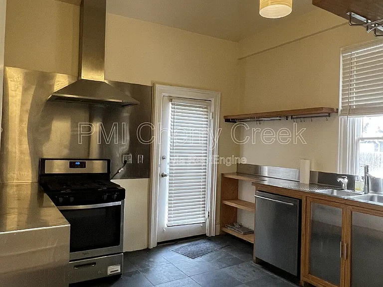 2545 Stout St — Photo 27