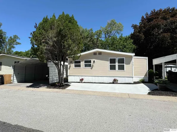 12624 Manderson St, Omaha, NE 68104