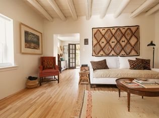 410 Apodaca Hl, Santa Fe, NM 87501