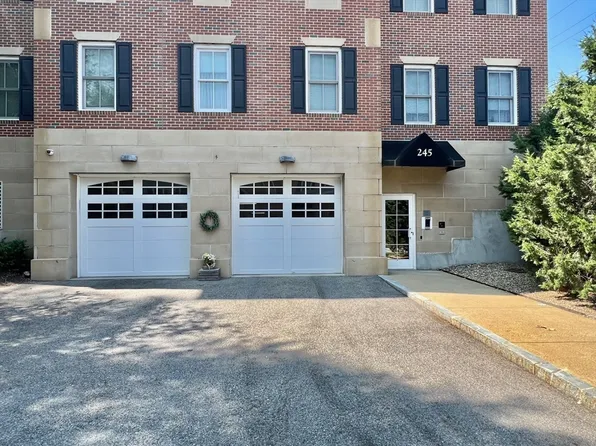 245 Cambridge St Unit 107, Burlington, MA 01803