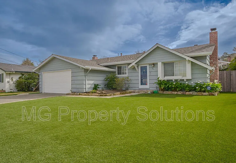 521 Rowland Blvd — Photo 1