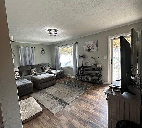 5th image of 721 E Fair Ave