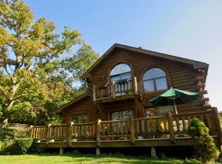 12 Winterwood Ln, Galena, IL 61036