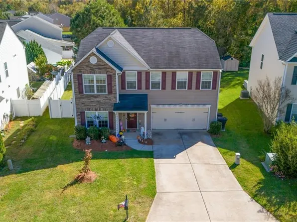 2589 Leighswood Dr, Winston Salem, NC 27106